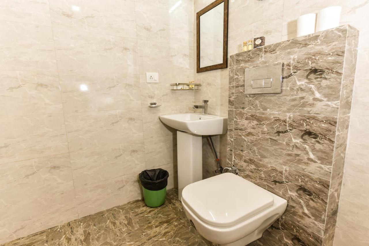 Hotel Luxury Collection Gurgaon Exteriör bild