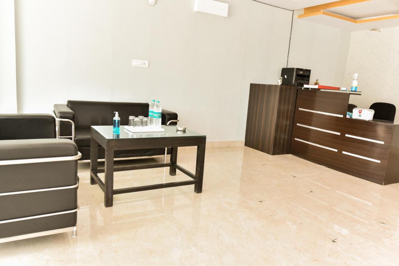 Hotel Luxury Collection Gurgaon Exteriör bild