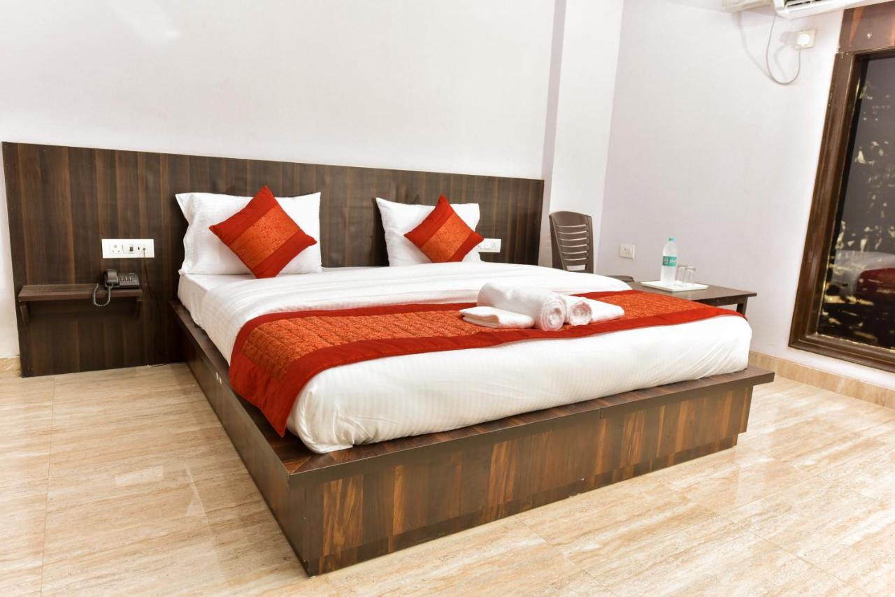 Hotel Luxury Collection Gurgaon Exteriör bild