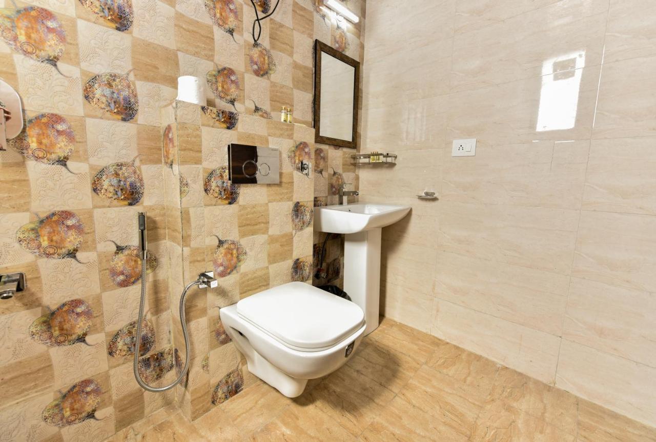 Hotel Luxury Collection Gurgaon Exteriör bild