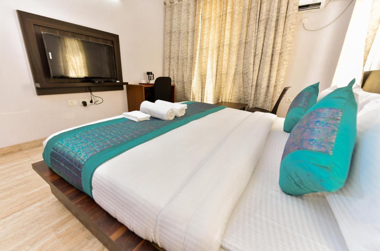 Hotel Luxury Collection Gurgaon Exteriör bild