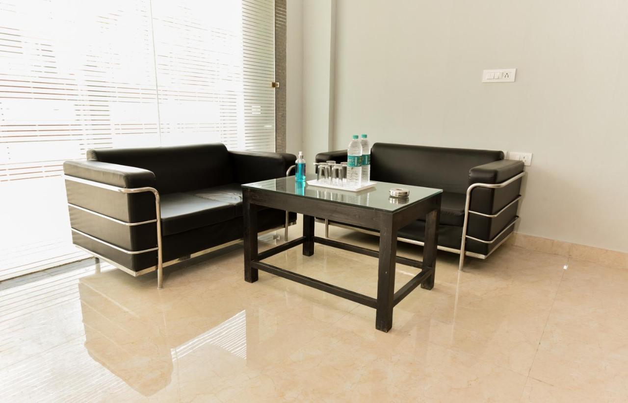 Hotel Luxury Collection Gurgaon Exteriör bild