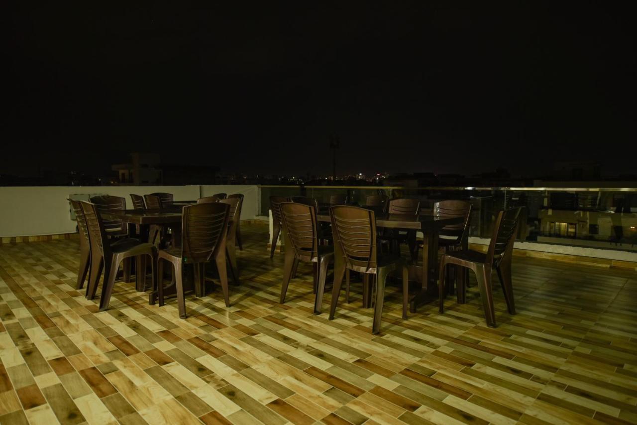 Hotel Luxury Collection Gurgaon Exteriör bild