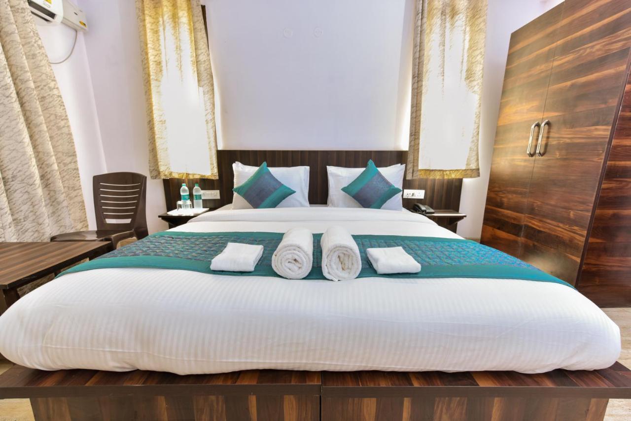 Hotel Luxury Collection Gurgaon Exteriör bild